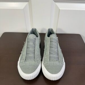 Blowfish Slip On Canvas Sneakers Size 7